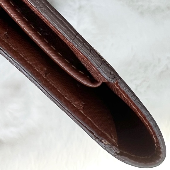 Louis Vuitton Porte Tresor International - Picture 14 of 16